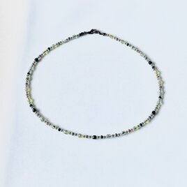ボタニカルカラー　チェコガラスビーズのショートネックレス　- Olive -の画像