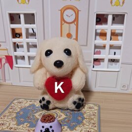 羊毛フェルト愛犬イニシャル入れます　クリーム色ダックスの画像