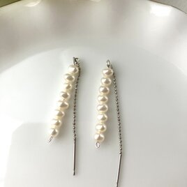 ベビーパールのチェーンピアス