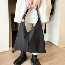オオカミ少年：ブラック（KONBU　撥水加工ナイロン素材ワンショルダーバッグ）　受注製作の画像