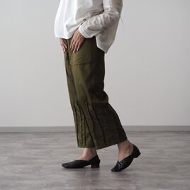 前ポケット、裾ピンタックパンツ／オリーブの画像