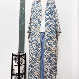 羽織るだけでオシャレ！着物から作ったローブ　荒梅雨の画像