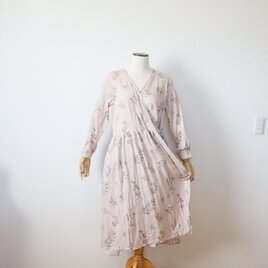 優しげな花柄リネンのカシュクールワンピース