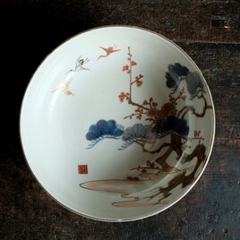 余白が素敵◆鶴と松。伊万里　染錦金彩八寸大鉢　骨董/antiques　アンティーク和食器　古民家　古道具　暮らしに。の画像