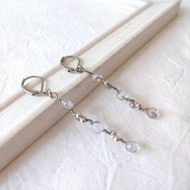 とわのつぶ 煌めくスティックの耳飾り シルバー×ホワイト