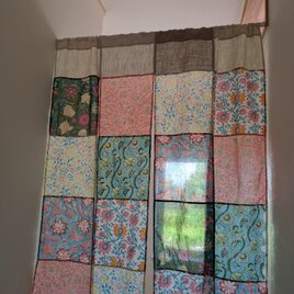 ♥️風に揺らめく♥️夏の4連のれん♡Ｃタイプ♥️ハンドブロックプリント♥️大きめパッチワーク4連♥️のれん★85✕150★の画像