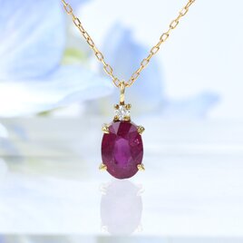 ベーネ・ベーネ　虹色の光彩　スフェーンの４㎜ピアス　K18WG ベーネ・ベーネ 虹色の光彩 スフェーンの4㎜ピアス K18WG
