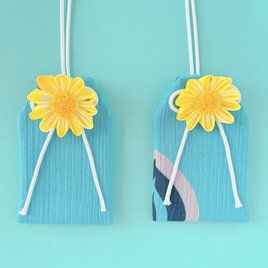 （ひまわりと青空）元巫女が作る花のお守り袋の画像