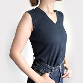 形にこだわった 大人のノースリーブVネックTシャツ【カラー・サイズ展開有】