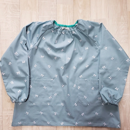 数量限定【80～160】リボン刺繍 ライトブルー 総柄 長袖 スモック スモッグ