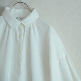 Ｙ様専用オーダーページ　ブルーの丸襟半袖シャツと白の丸襟ドロップシャツの画像
