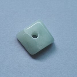 糸魚川翡翠　約3ミリ穴のいろんなビーズ05の画像