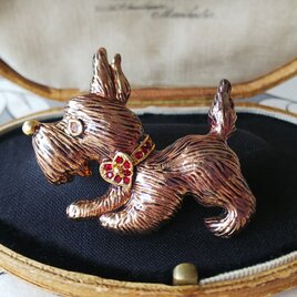 ヴィンテージ　深いルビー色のHeart首飾り／テリア犬のブローチの画像