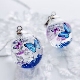 mystic purple 紫陽花とモルフォ蝶のガラスドーム ネックレスの画像