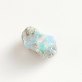 エチオピア産オパール　原石  15x8mm　の画像