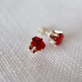 ルビーレッドの願い　スタッドピアス　sterling silver 　