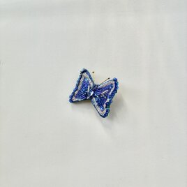 "きらり青い花蝶" 蝶の刺繍ブローチの画像