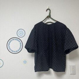 布帛Tシャツ　布帛　ドビー刺繍　コットン　ブラックネイビー地に白の画像