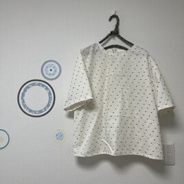 布帛Tシャツ　布帛　ドビー刺繍　コットン　アイボリーにブラックの画像