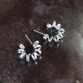 錫のピアス　TOLOLY　めぐるs