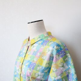 リバティ　ダンシング・ダッフォディルのゆったり半袖シャツ