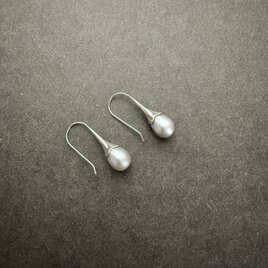 真珠のフックピアス　◆グレーパール◆の画像