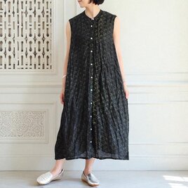 パトラ織りシルクサリークリンクルワンピース【ブラック】の画像