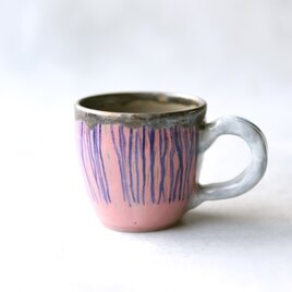 ピンク地に青い縦線模様ののコーヒーカップ（小）の画像