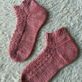 縄編み模様の手編み靴下 | iichi 日々の暮らしを心地よくする