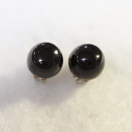 モリオン（黒水晶）のスタッドピアス（6mm・チタンポスト）の画像