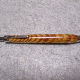 肥松（黒松）ジン　霜降り　V字杢　蜜蠟ワックス仕上げ　木軸ボールペン(シャープペンシル)の画像