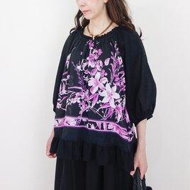 ブラックリリーボーダーのフリルパフスリーブチュニックの画像