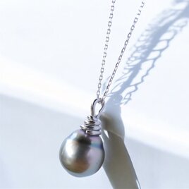 Joy タヒチパール黒蝶真珠のシルバー製ペンダントネックレス