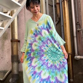 タイダイ ゆったりワンピース 孔雀大曼荼羅 青磁色 Hippies Dye最新作 HD24-47の画像