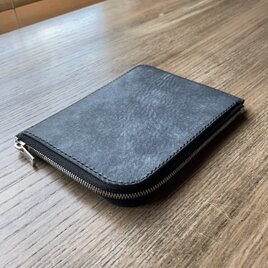 《L字ファスナー型》レザーパスポートケース（ブラック）の画像