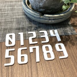 【送料無料】番号プレート Whiteカラー 番号札 部屋番号 ルームサイン 数字の画像
