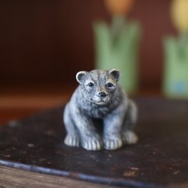 スウェーデンで見つけた陶器のクマオブジェ No.6074の画像