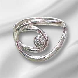 シルバー スパイラル ダイアモンドリング