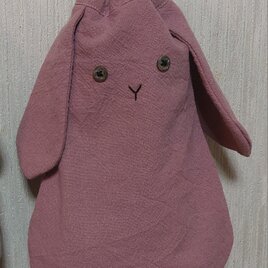 ピンクのタレ耳ウサギの巾着の画像