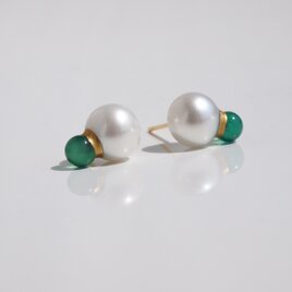 パールとグリーンオニキスの金継ぎパール[ピアス]　淡水パール　緑瑪瑙　金継ぎ　アレルギーフリー