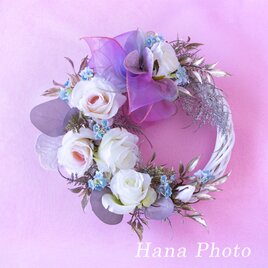 1点限り）虹色リボンのバラとブルーの小花のエレガンスリース　20㎝   (87)の画像