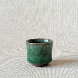 酒器（青磁象嵌 葉紋a）