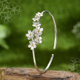 蘭の花のかんざし - 華麗な蘭の優美を楽しむヘアアクセサリー