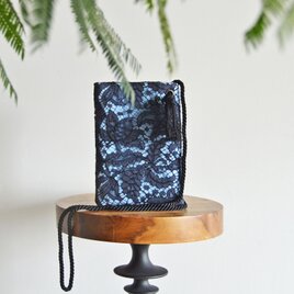 数量限定！フランス製　上質リバーレース２ｗayスマホポーチ　　ネイビー×ライトブルー　スマホショルダーの画像