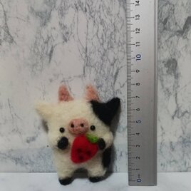 羊毛フェルトモーモー 牛 ちゃんブローチ 約8cm