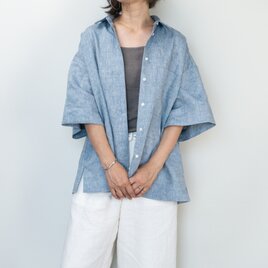 ゆっくり育てるゆったりリネンシャツ【ライトブルー・6分袖・比翼仕立て・貝ボタン】