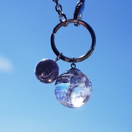 大粒★虹入り水晶と煙水晶のバックチャーム・キーホルダー　～夢幻泡影（むげんほうえい）
