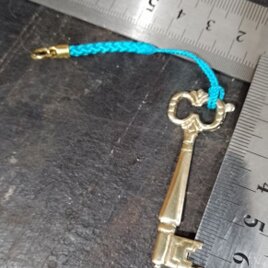 数量限定　真鍮製帯飾り根付用のカギ型　差し込みプレート　根付を付けて着物や浴衣の飾りに　男女OK