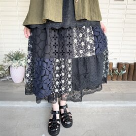 黒とネイビーのレースいろいろ・パッチティアードスカート＋レースペチコート