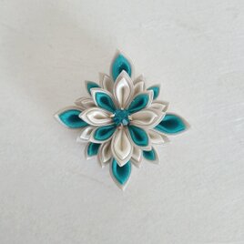 花咲み　ブローチ　星花 　ターコイズグリーン　つまみ細工